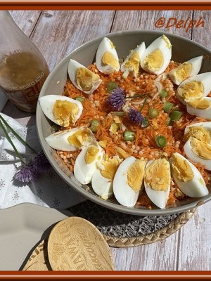Salade de carottes râpées, pâtes plomb et&nbsp;oignons.