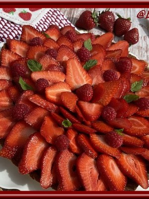 Tarte amandine fraises et&nbsp;framboises