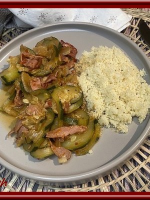 Courgettes au curry et&nbsp;bacon