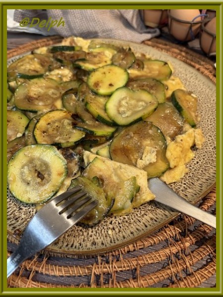 Omelette aux courgettes braisées à&nbsp;l&rsquo;ail