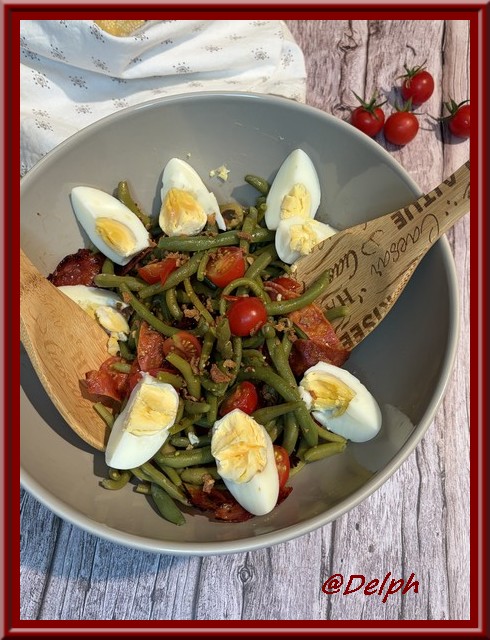 Salade de haricots verts, œufs durs et chips de chorizo